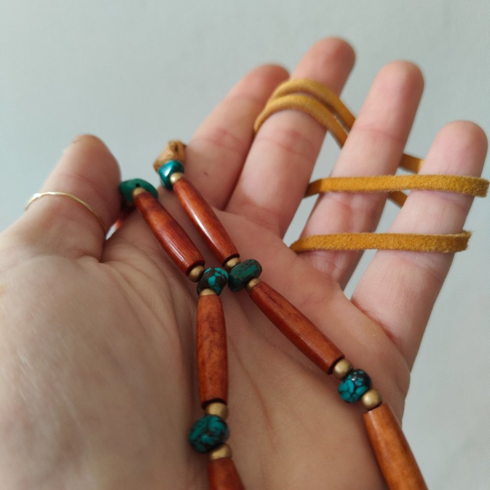 Native Turquoise & Wood Choker - Picture 5 of 12